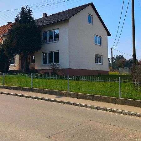 Ferienwohnungen / Ferienhaus Adelsried Esterno foto