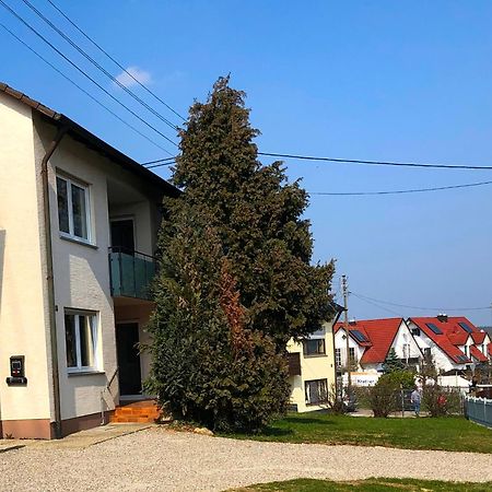 Ferienwohnungen / Ferienhaus Adelsried Esterno foto
